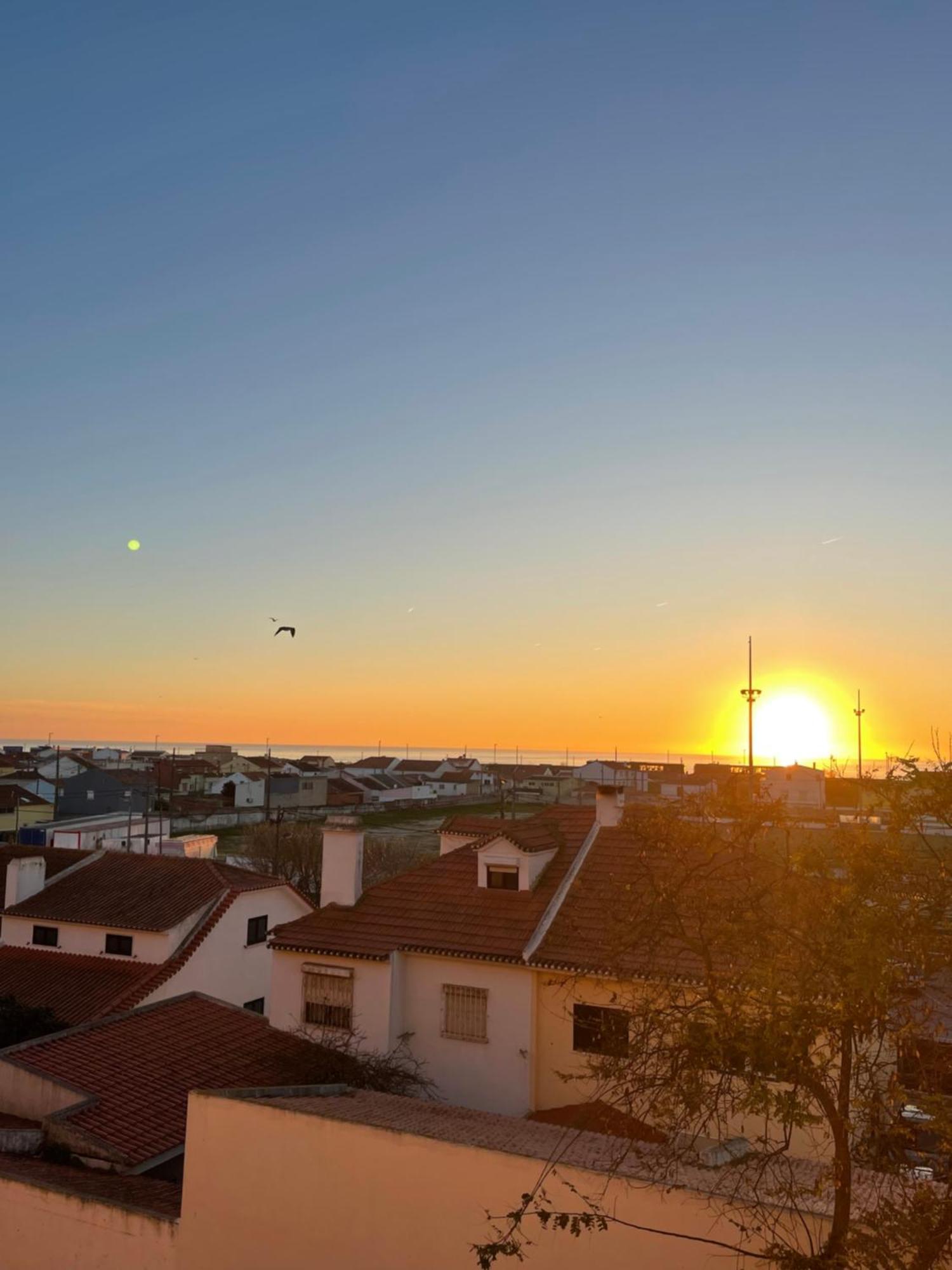 1-Bedroom Sea View Apartment With Private Balcony Costa Da Caparica, Just 5 Minutes From The Beach Costa de Caparica Luaran gambar