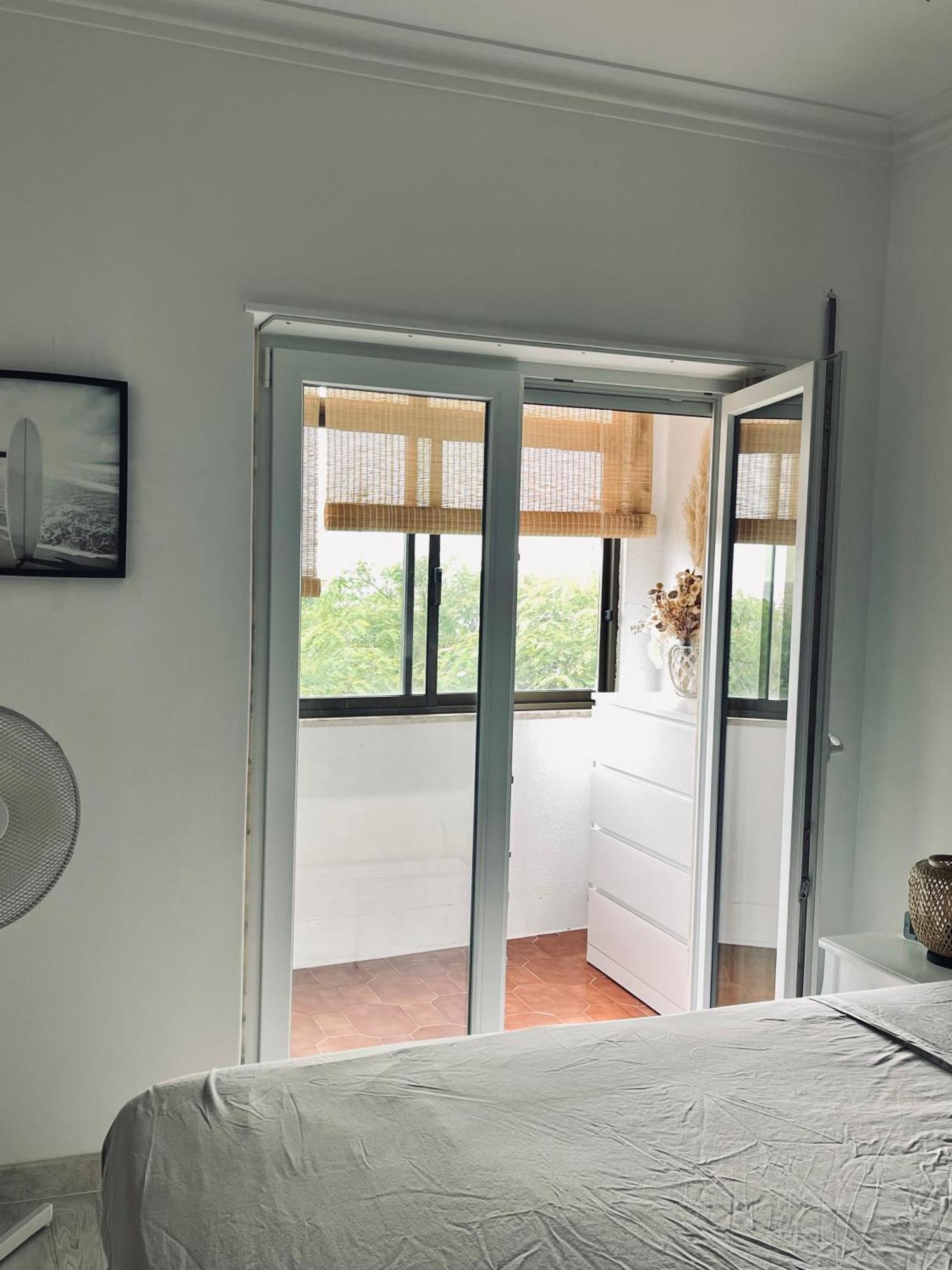 1-Bedroom Sea View Apartment With Private Balcony Costa Da Caparica, Just 5 Minutes From The Beach Costa de Caparica Luaran gambar